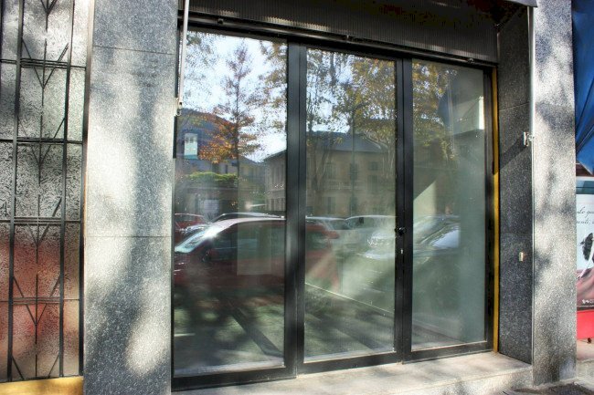 negozio in affitto a Grugliasco