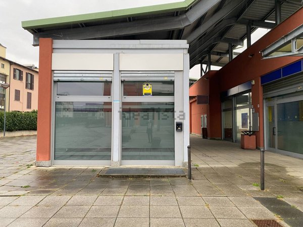 locale commerciale in affitto a Grugliasco