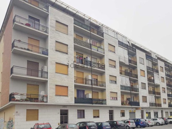 negozio in affitto a Grugliasco