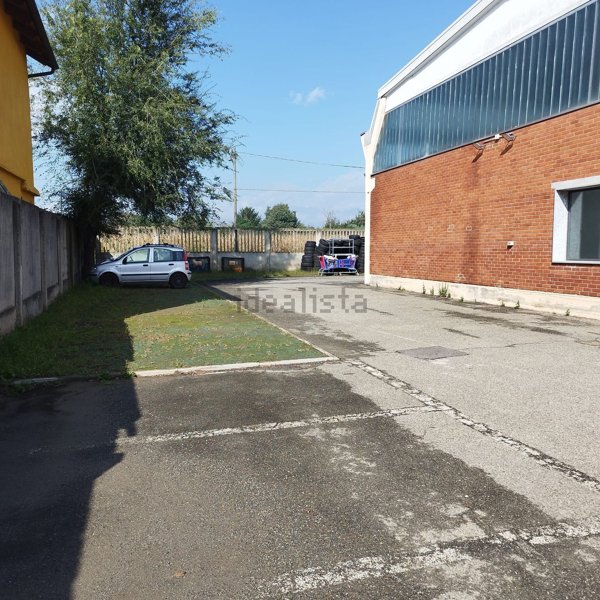 capannone in affitto a Grugliasco