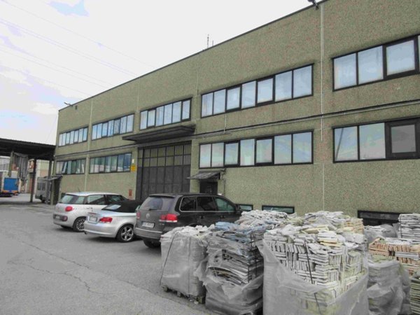 locale commerciale in affitto a Grugliasco in zona Gerbido