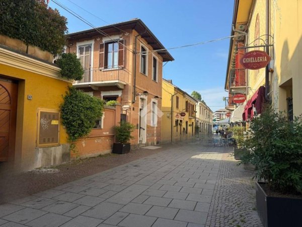 negozio in affitto a Grugliasco