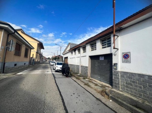 negozio in affitto a Grugliasco