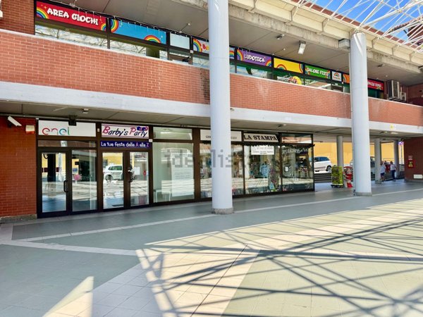 negozio in affitto a Grugliasco