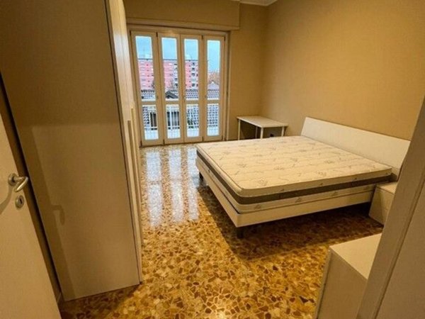 negozio in affitto a Grugliasco