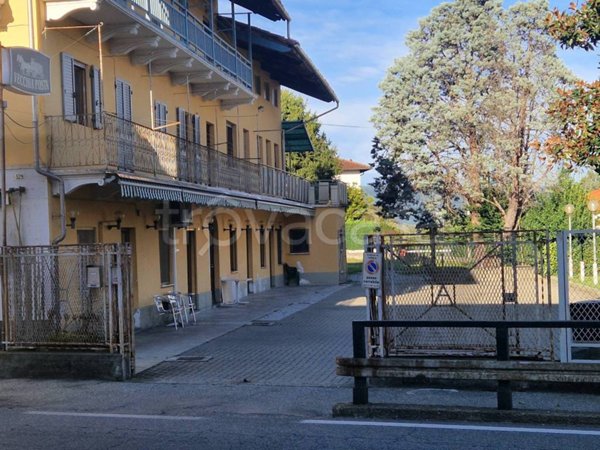 negozio in affitto ad Ivrea