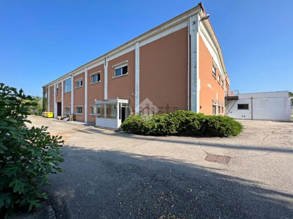 capannone in affitto ad Ivrea