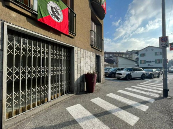 negozio in affitto ad Ivrea