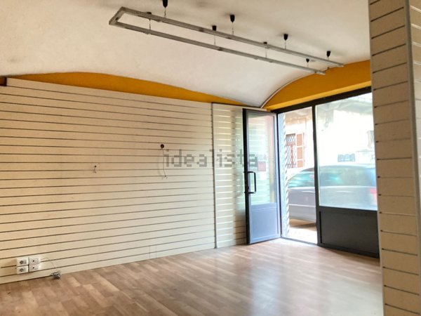 negozio in affitto ad Ivrea
