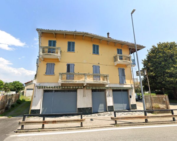 negozio in affitto ad Ivrea