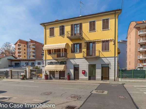 negozio in affitto ad Ivrea