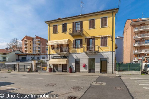 negozio in affitto ad Ivrea