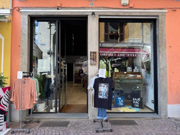 negozio in affitto ad Ivrea