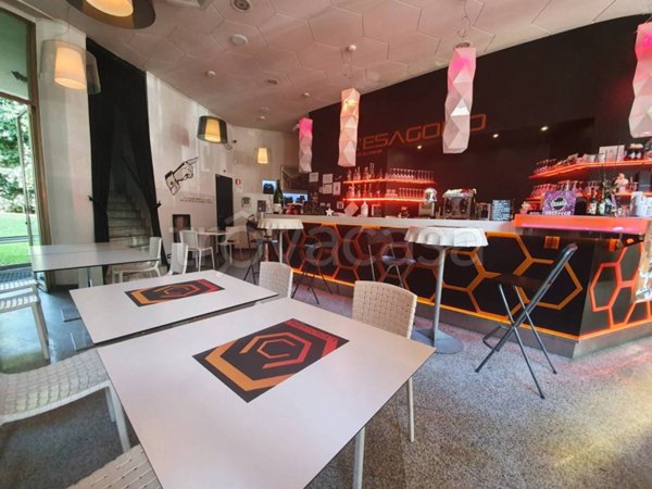 negozio in affitto ad Ivrea