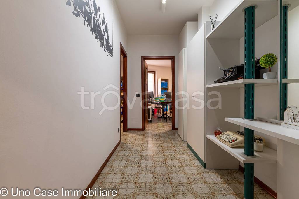 ufficio in affitto ad Ivrea