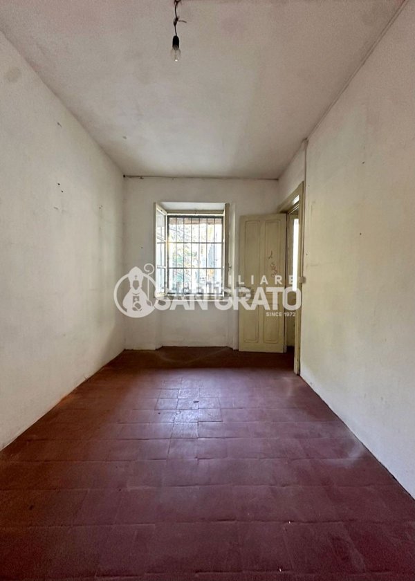 locale di sgombero in affitto ad Ivrea