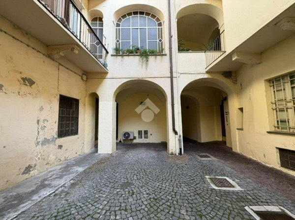 locale commerciale in affitto ad Ivrea