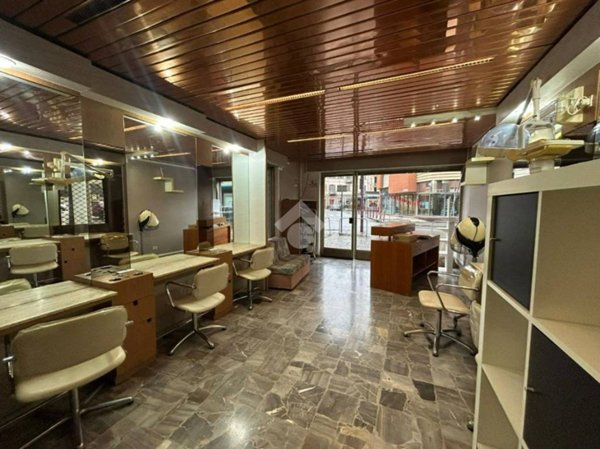 negozio in affitto ad Ivrea