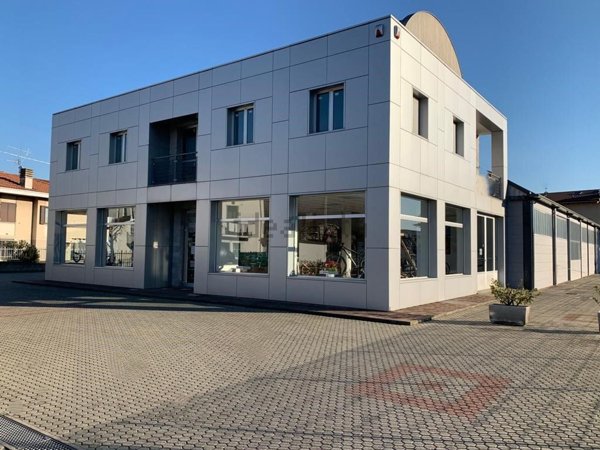 locale di sgombero in affitto ad Ivrea