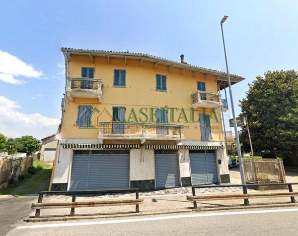 esavano in affitto ad Ivrea