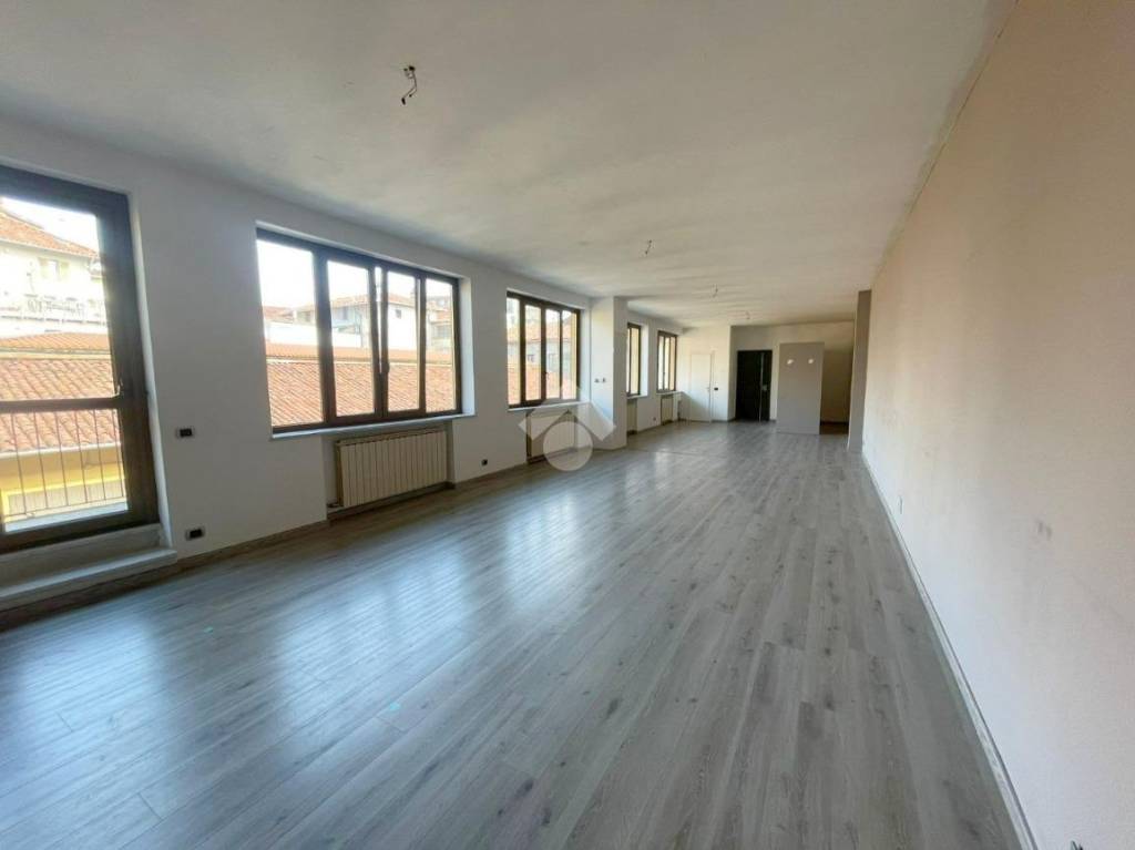 ufficio in affitto ad Ivrea