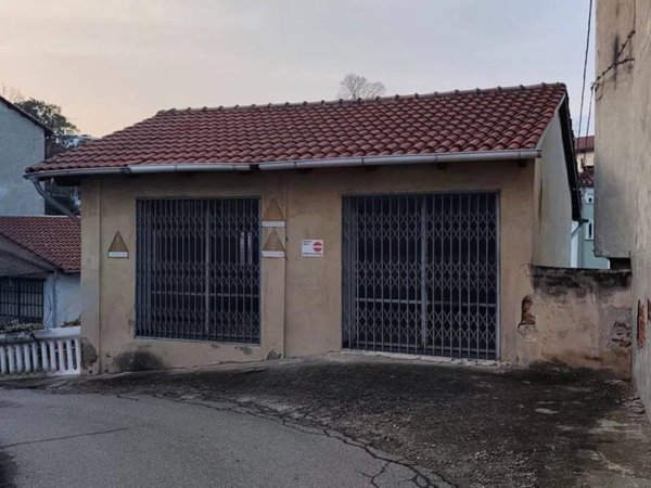 negozio in affitto ad Ivrea