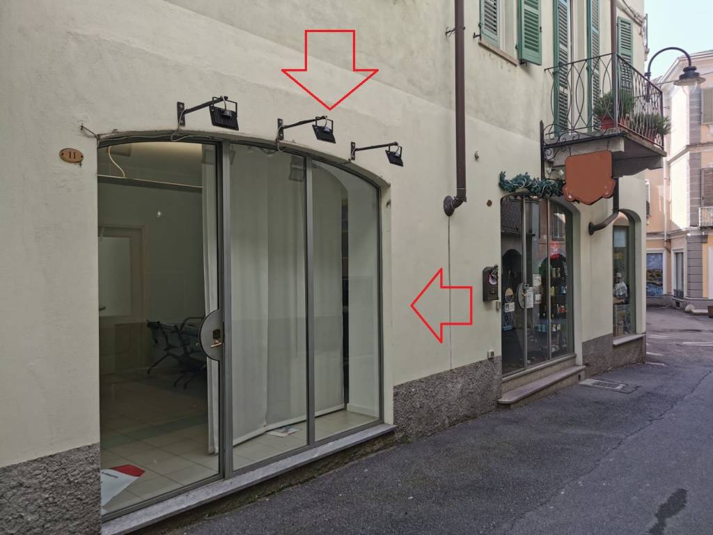 negozio in affitto ad Ivrea