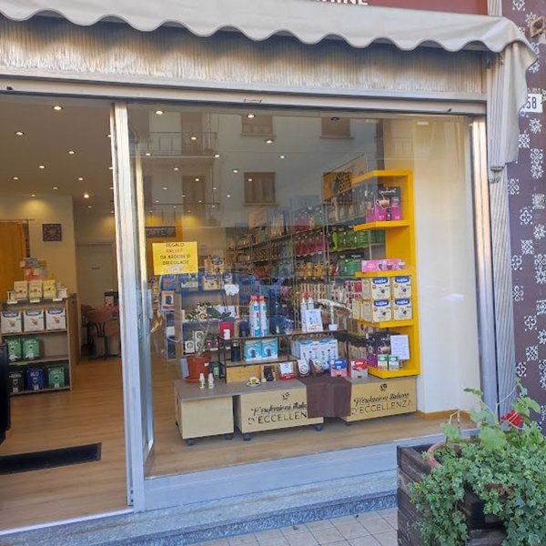 locale commerciale in affitto ad Ivrea