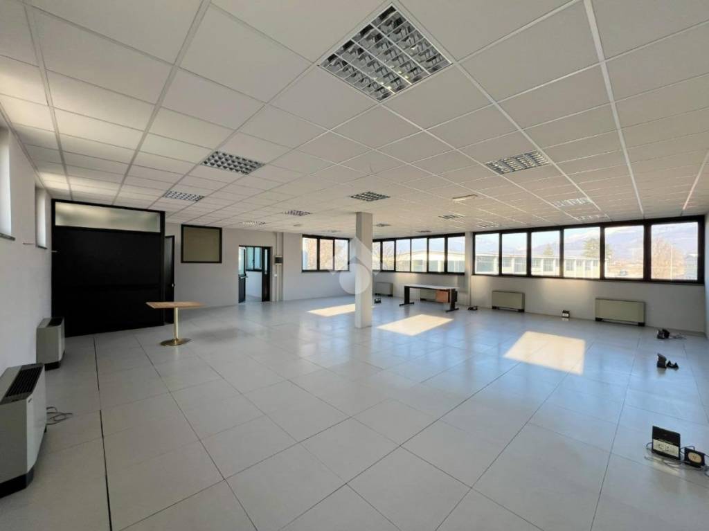 ufficio in affitto ad Ivrea