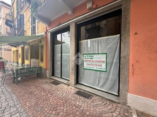 negozio in affitto ad Ivrea