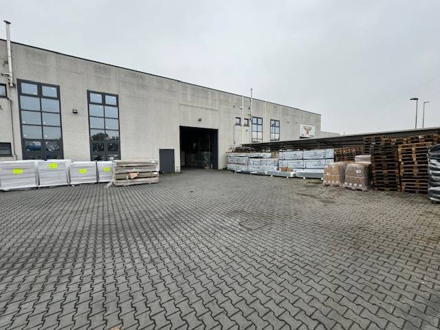 locale commerciale in affitto a Bereguardo