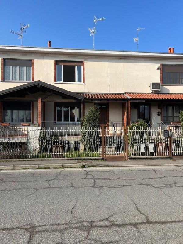 casa indipendente in affitto a Bereguardo