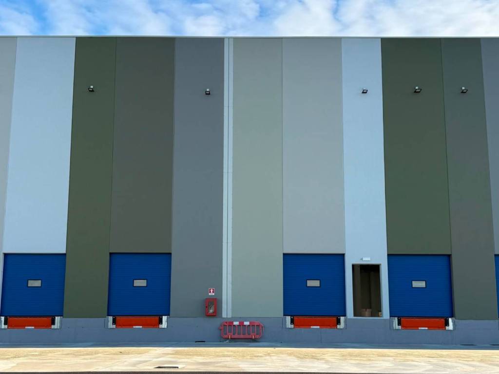 locale commerciale in affitto a Bressana Bottarone