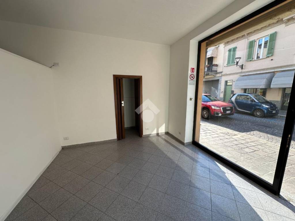 negozio in affitto a Broni