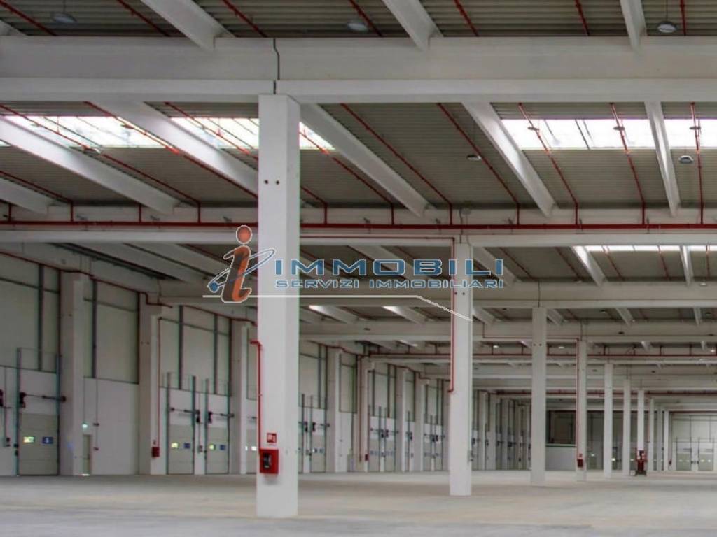 locale commerciale in affitto a Broni