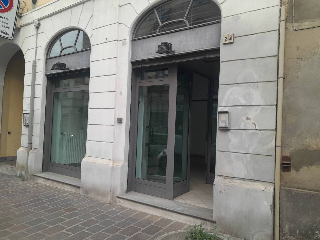 negozio in affitto a Broni