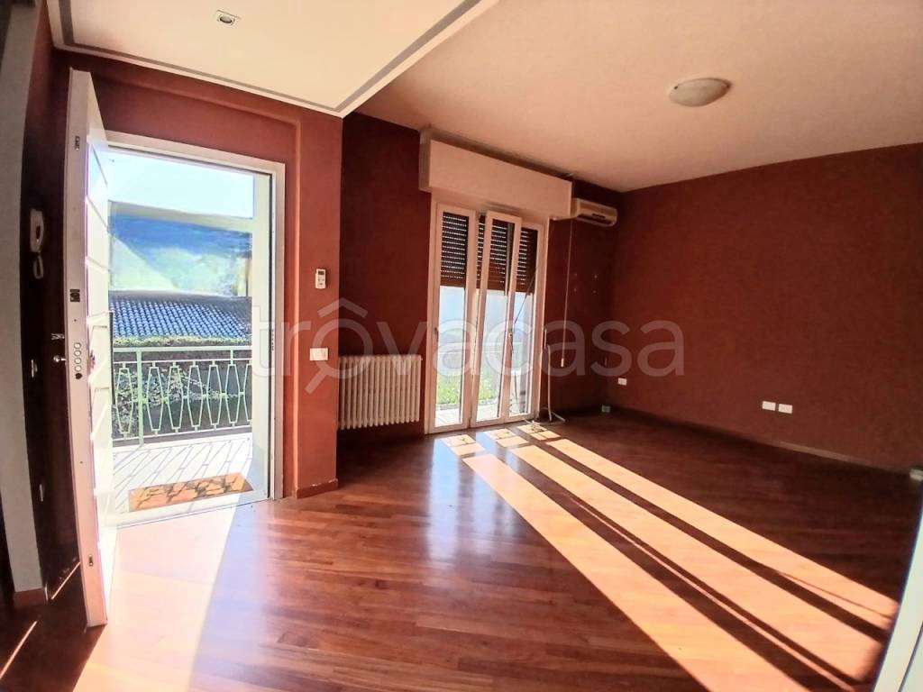 appartamento in affitto a Campospinoso Albaredo