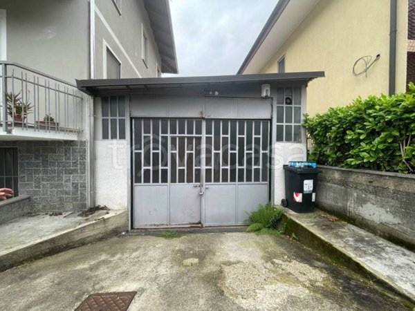 locale commerciale in affitto a La Loggia