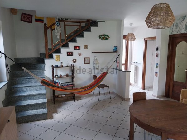 casa indipendente in affitto a La Loggia