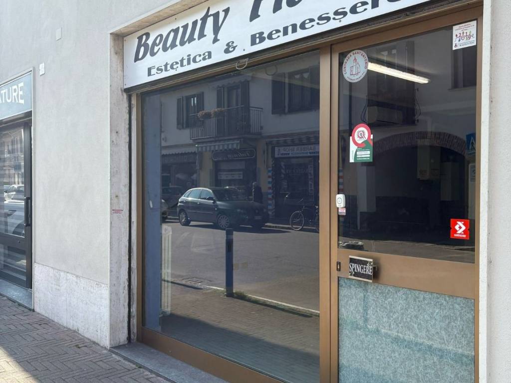 negozio in affitto a Casorate Primo