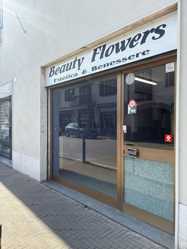 negozio in affitto a Casorate Primo