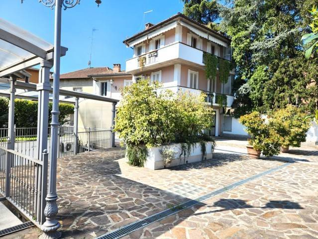 locale commerciale in affitto a Casteggio