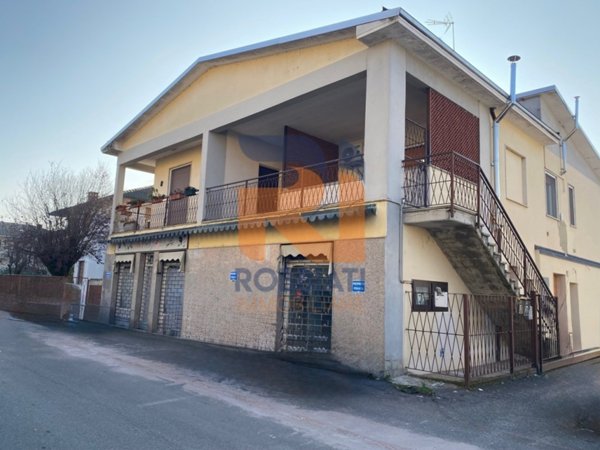 negozio in affitto a Cava Manara