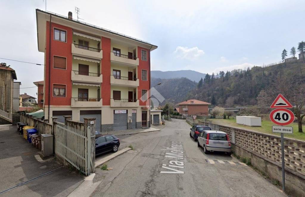 negozio in affitto a Lanzo Torinese