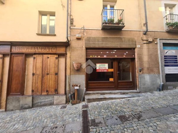 negozio in affitto a Lanzo Torinese