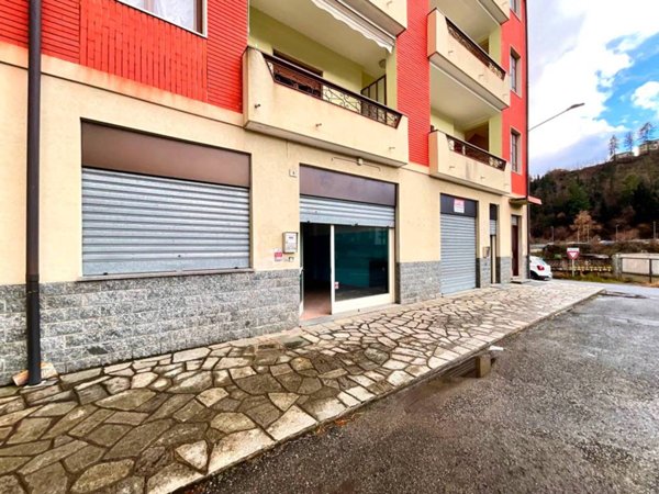 negozio in affitto a Lanzo Torinese