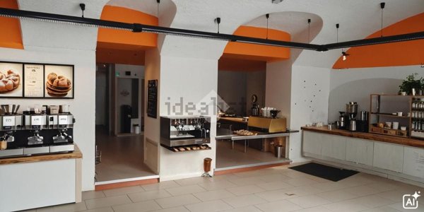 locale commerciale in affitto a Lanzo Torinese