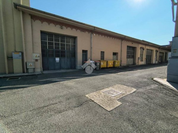 locale commerciale in affitto a Lanzo Torinese
