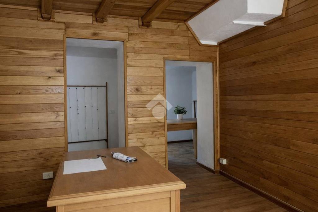 negozio in affitto a Lanzo Torinese