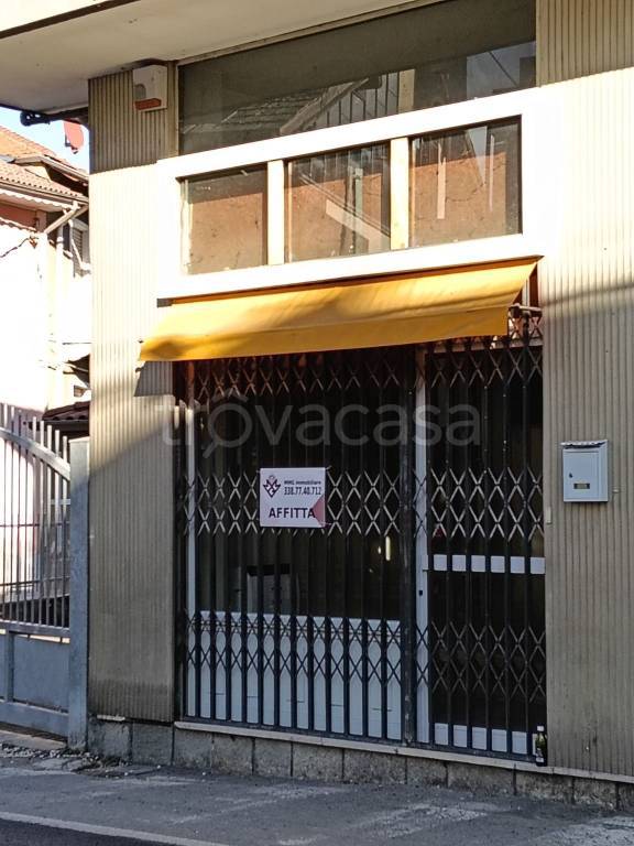 negozio in affitto a Lanzo Torinese